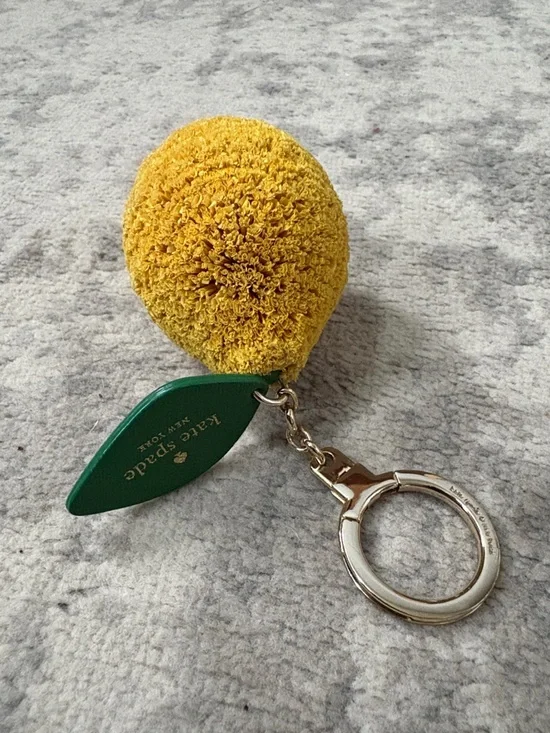 Kate Spade Gold Ring Keychain with raffia lemon and green leather Logo Tag - Picture 4 of 5
